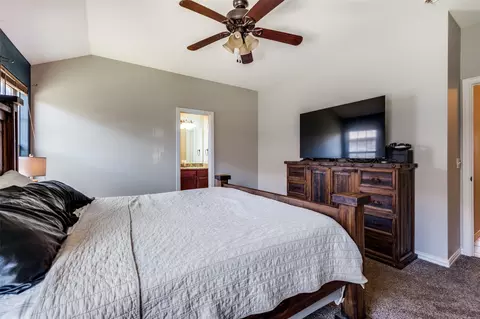 Bedroom - 508 W Copenhavr St, Pilot Point, TX 76258 photo 4 of 7