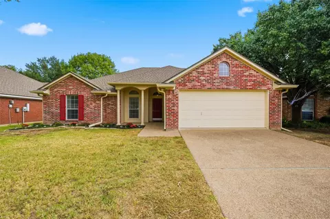2912 Comanche Trl, Waco, TX 76712