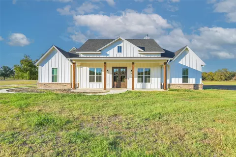 360 Sandpiper Dr, Weatherford, TX 76088