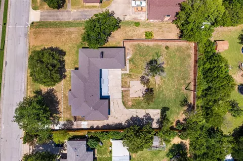 720 Burleson St, Grand Prairie, TX 75050
