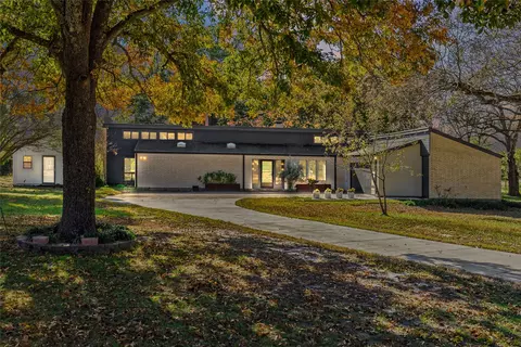 3092 Woodglen Dr, Commerce, TX 75428