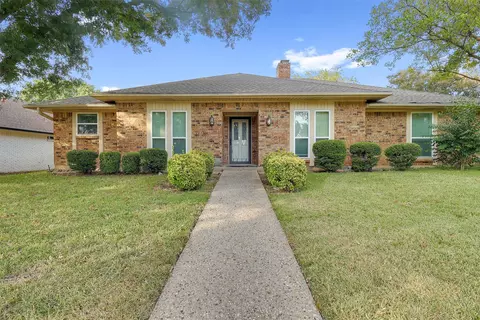 2213 Silver Holly Ln, Richardson, TX 75082
