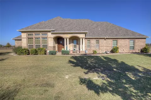 1066 Canyon Lake Rd, Wills Point, TX 75169