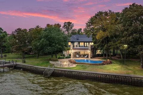 130 Diamond Point Dr, Mabank, TX 75156