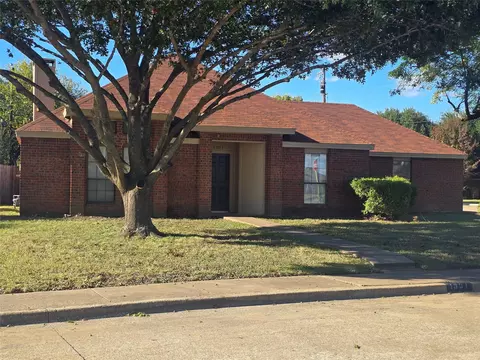 1301 Mallard Dr, Desoto, TX 75115