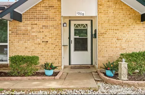 1008 Hillwood Dr, Lewisville, TX 75067