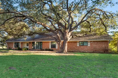 7824 Woodstone Ln, Dallas, TX 75248