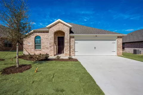 504 Paloma St, Weatherford, TX 76087