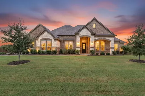 620 Nighthorse Cir, Waxahachie, TX 75165