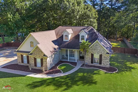 8053 Broadacres Rd, Shreveport, LA 71129