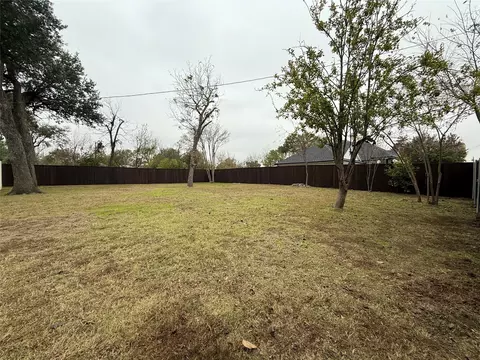 Exterior - 203 Walnut St, Terrell, TX 75160 photo 12 of 13