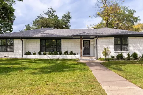 Exterior - 203 Walnut St, Terrell, TX 75160 photo 11 of 13