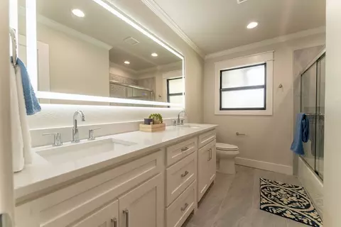 Bath - 203 Walnut St, Terrell, TX 75160 photo 3 of 4