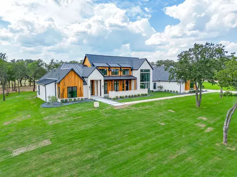 200 Dan Russell Bnd, Weatherford, TX 76087