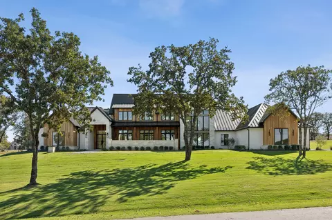 200 Dan Russell Bnd, Weatherford, TX 76087