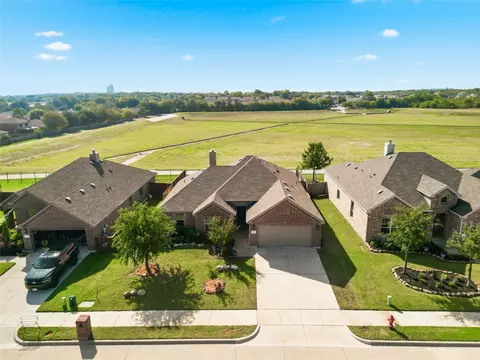609 Meadowedge Ln, Denton, TX 76207
