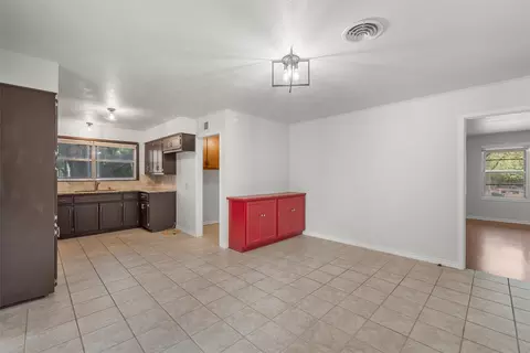 Living - 2624 Alvin St, Waco, TX 76708 photo 3 of 4