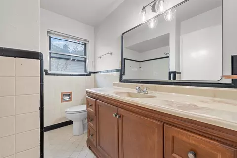 Bath - 2624 Alvin St, Waco, TX 76708 photo 1 of 3