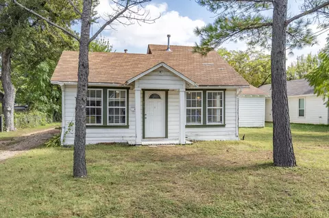 320 S Hastings St, Irving, TX 75060