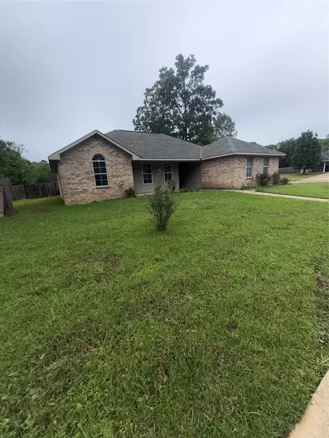 410 Cross Dr, Haughton, LA 71037