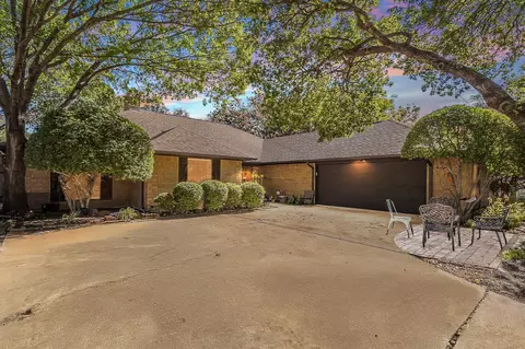 5004 Lake View Cir, North Richland Hills, TX 76180
