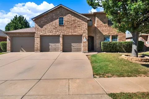 6141 Perch Dr, Fort Worth, TX 76179
