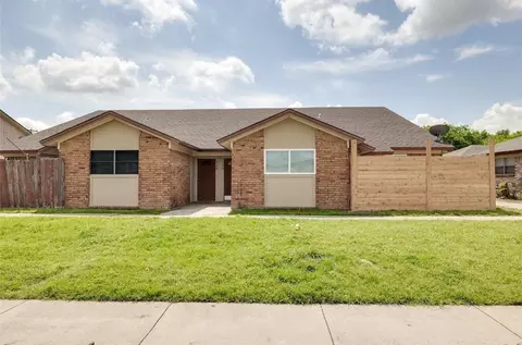 716 E Pecan St #716-722, Hurst, TX 76053