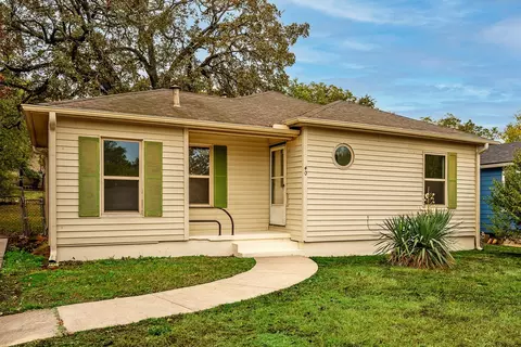 40 Vaughn Dr, Denison, TX 75020