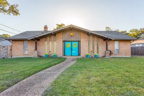 5628 Westcreek Dr, Fort Worth, TX 76133