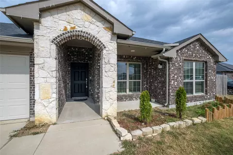 106 Spring Crest St, Mabank, TX 75147