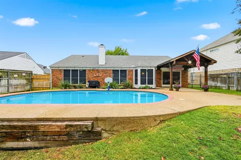 5409 Summit Peak Dr, Arlington, TX 76017