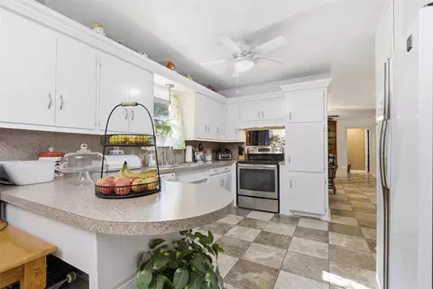 5629 Whitman Ave, Fort Worth, TX 76133