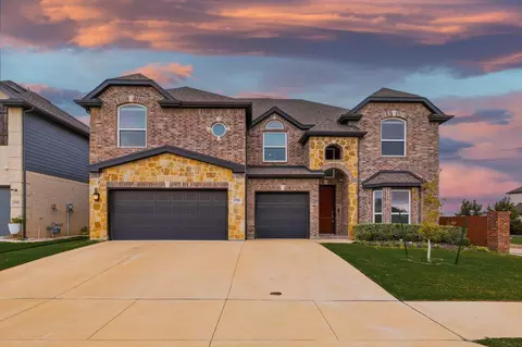 8700 Treehouse Ct, Fort Worth, TX 76123