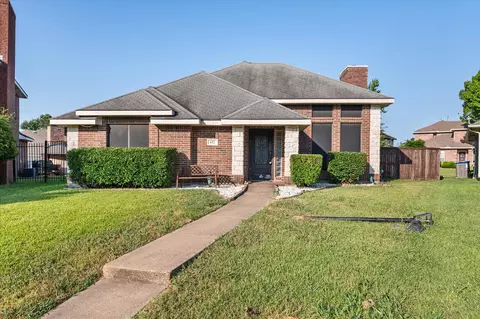 602 Aviary Dr, Desoto, TX 75115