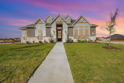 1917 Barrix Ln, Desoto, TX 75115