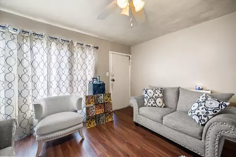 2705 34th St, Fort Worth, TX 76106