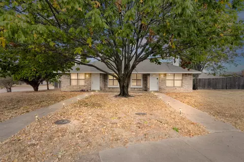 1202 Heron Ct, Desoto, TX 75115
