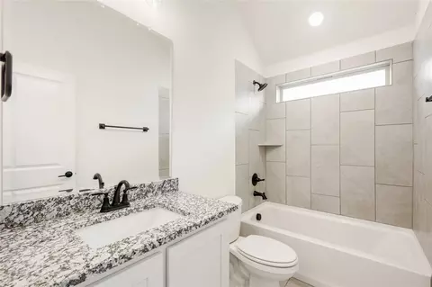 304 Keystone Dr, Commerce, TX 75428 photo 9