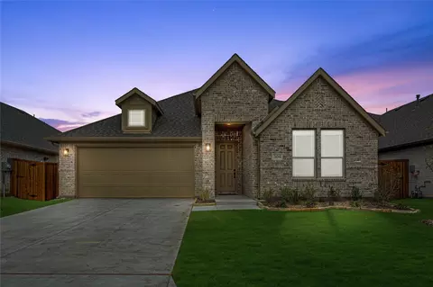 304 Keystone Dr, Commerce, TX 75428 photo 2