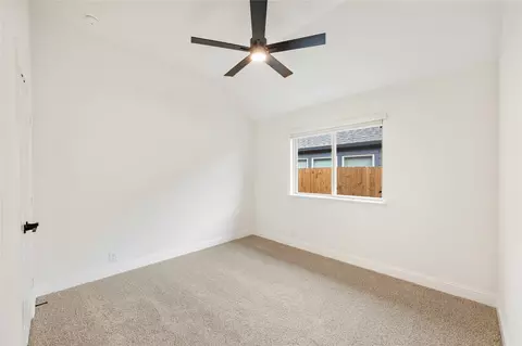 304 Keystone Dr, Commerce, TX 75428 photo 8