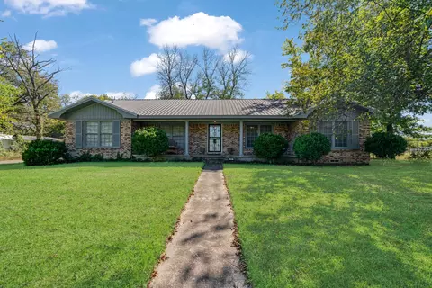 1200 W Main St, Clarksville, TX 75426