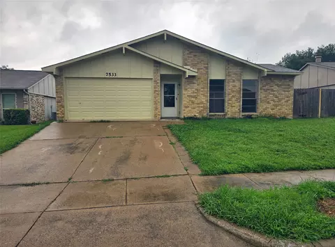 7533 Parkwood Ln, Fort Worth, TX 76133