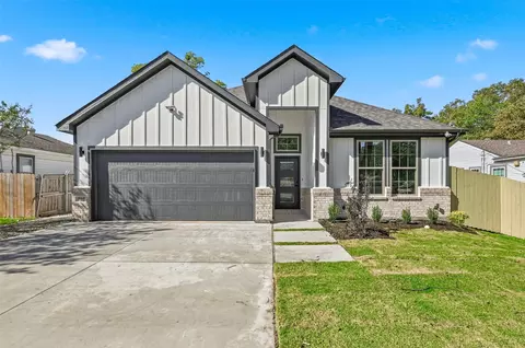 805 NE 31, Grand Prairie, TX 75050