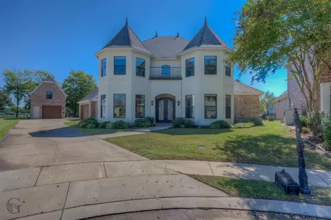 555 Canterbury Ln, Bossier City, LA 71111