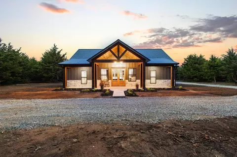 462 County Road 4165, Bonham, TX 75418