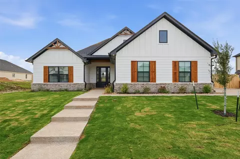 2113 Holborn St, Lorena, TX 76655