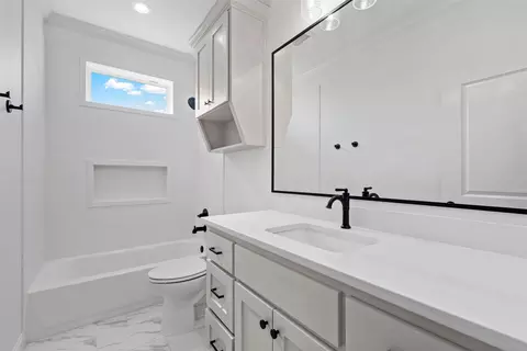 Bath - 2113 Holborn St, Lorena, TX 76655 photo 4 of 4