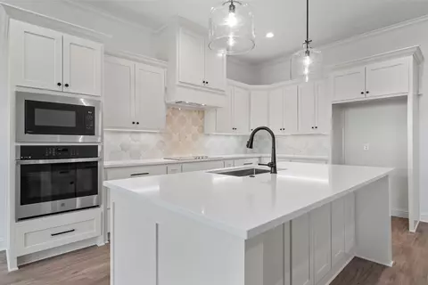 Kitchen - 2113 Holborn St, Lorena, TX 76655 photo 2 of 3