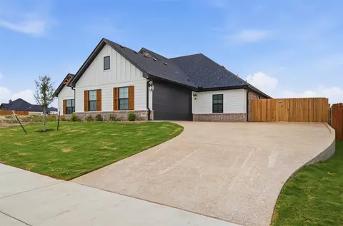 Exterior - 2113 Holborn St, Lorena, TX 76655 photo 2 of 6