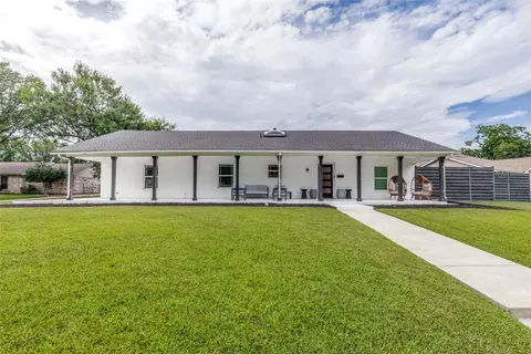 3307 Pine Tree Cir, Farmers Branch, TX 75234